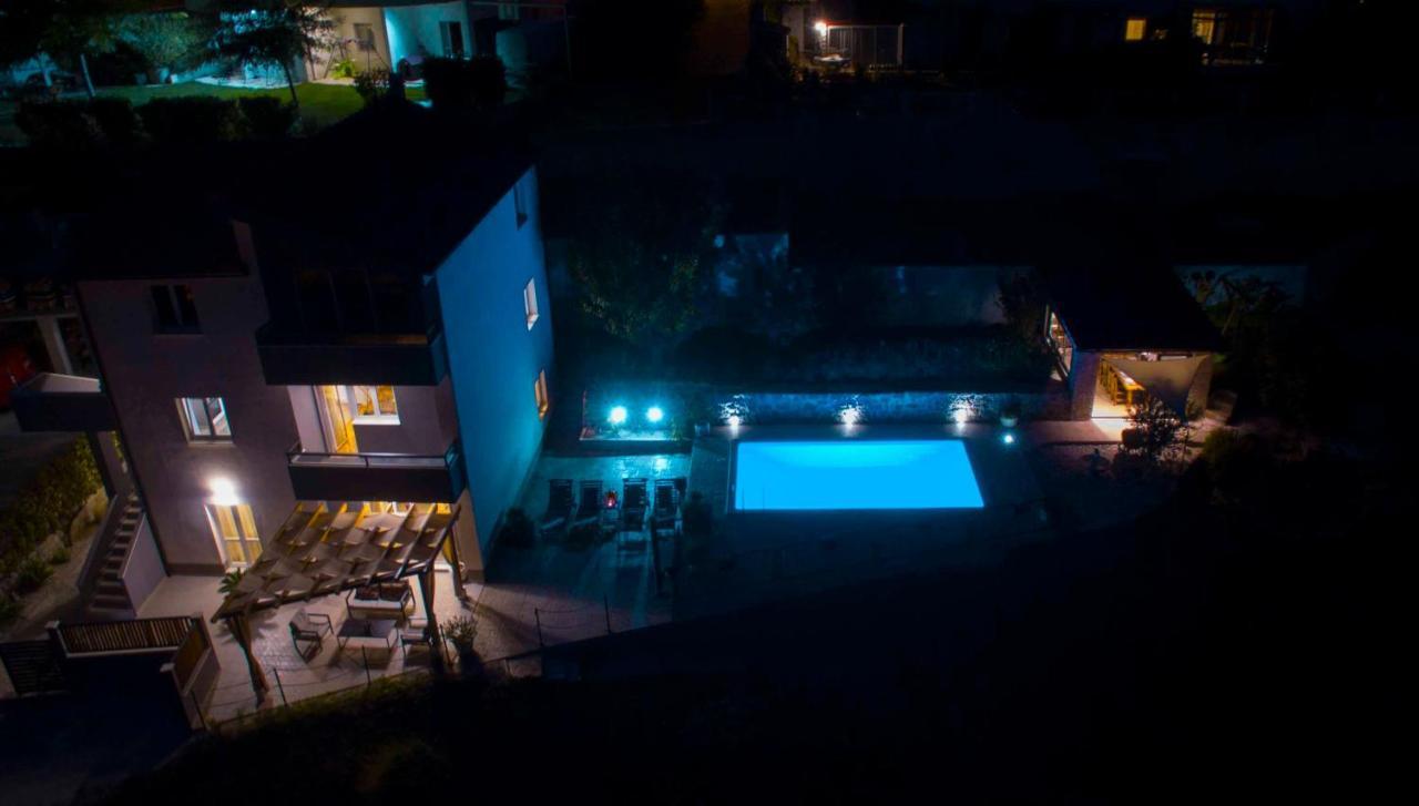 Hill Apartment With Private Pool Kucine Екстер'єр фото