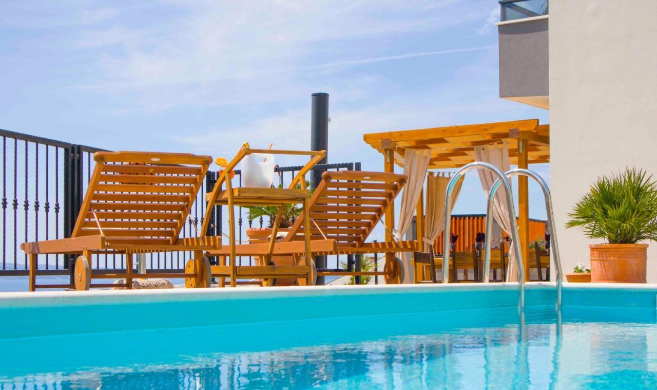 Hill Apartment With Private Pool Kucine Екстер'єр фото
